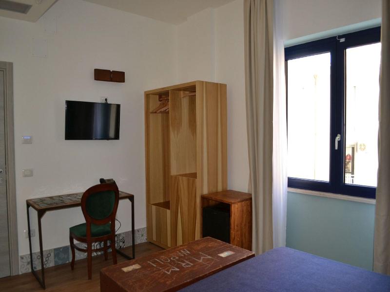 La Via Del Porto image