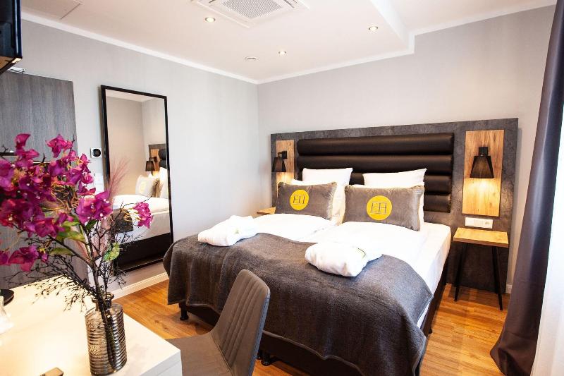 Elens Hotel image