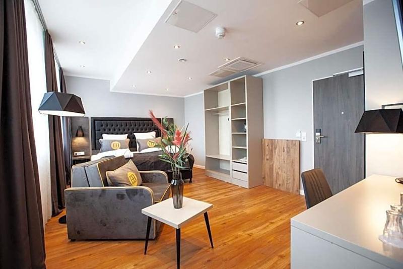 Elens Hotel image