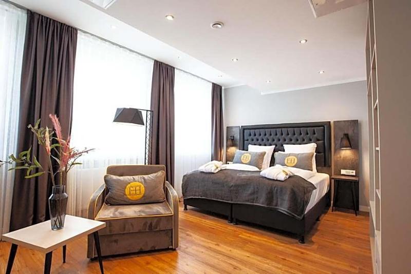 Elens Hotel image