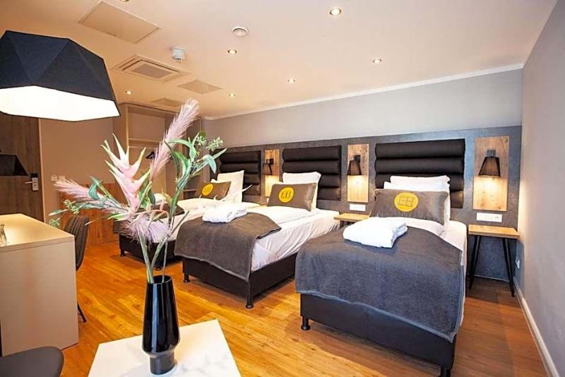 Elens Hotel image