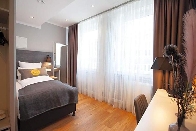 Elens Hotel image