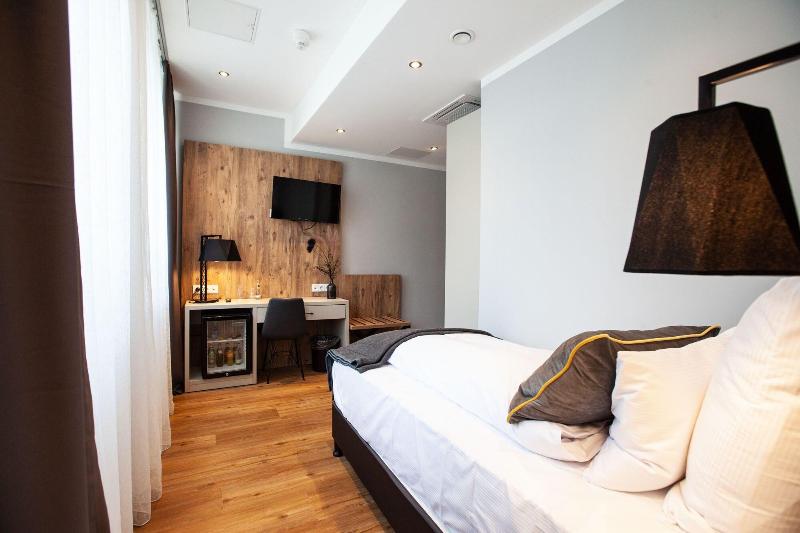 Elens Hotel image
