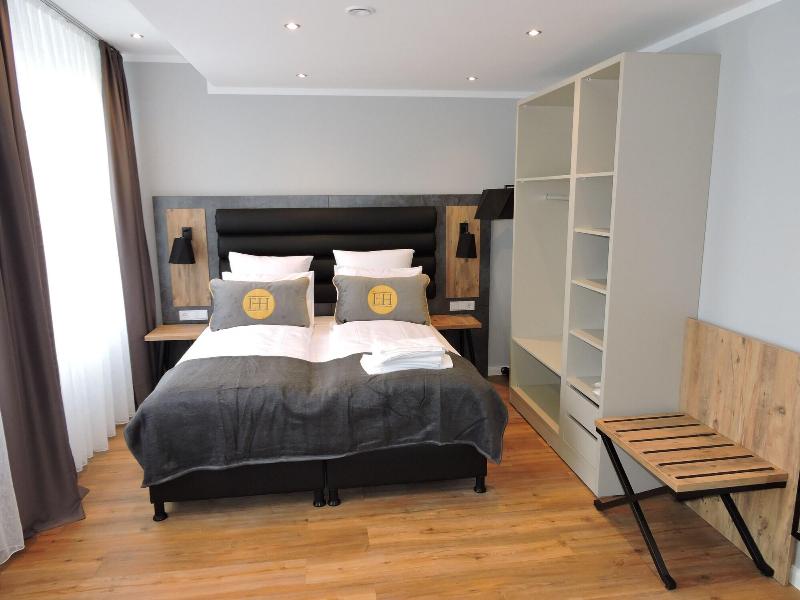 Elens Hotel image