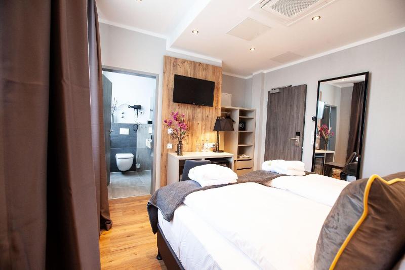 Elens Hotel image