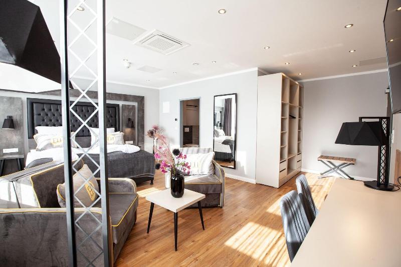 Elens Hotel image