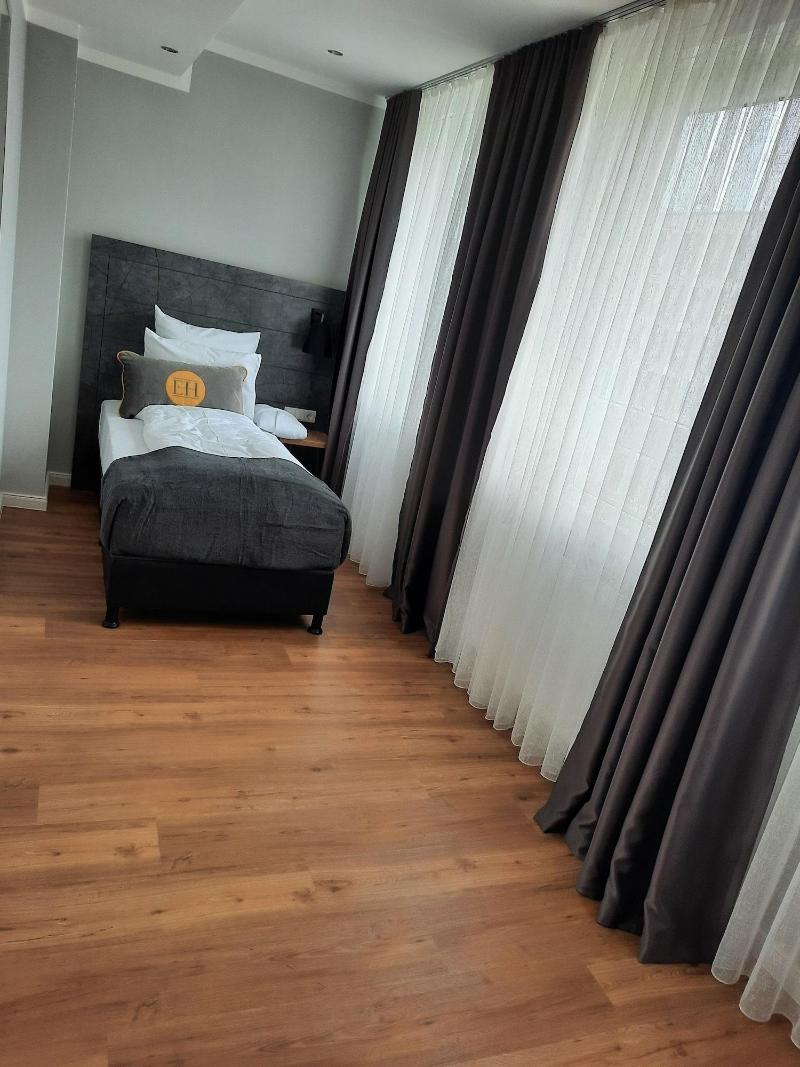 Elens Hotel image