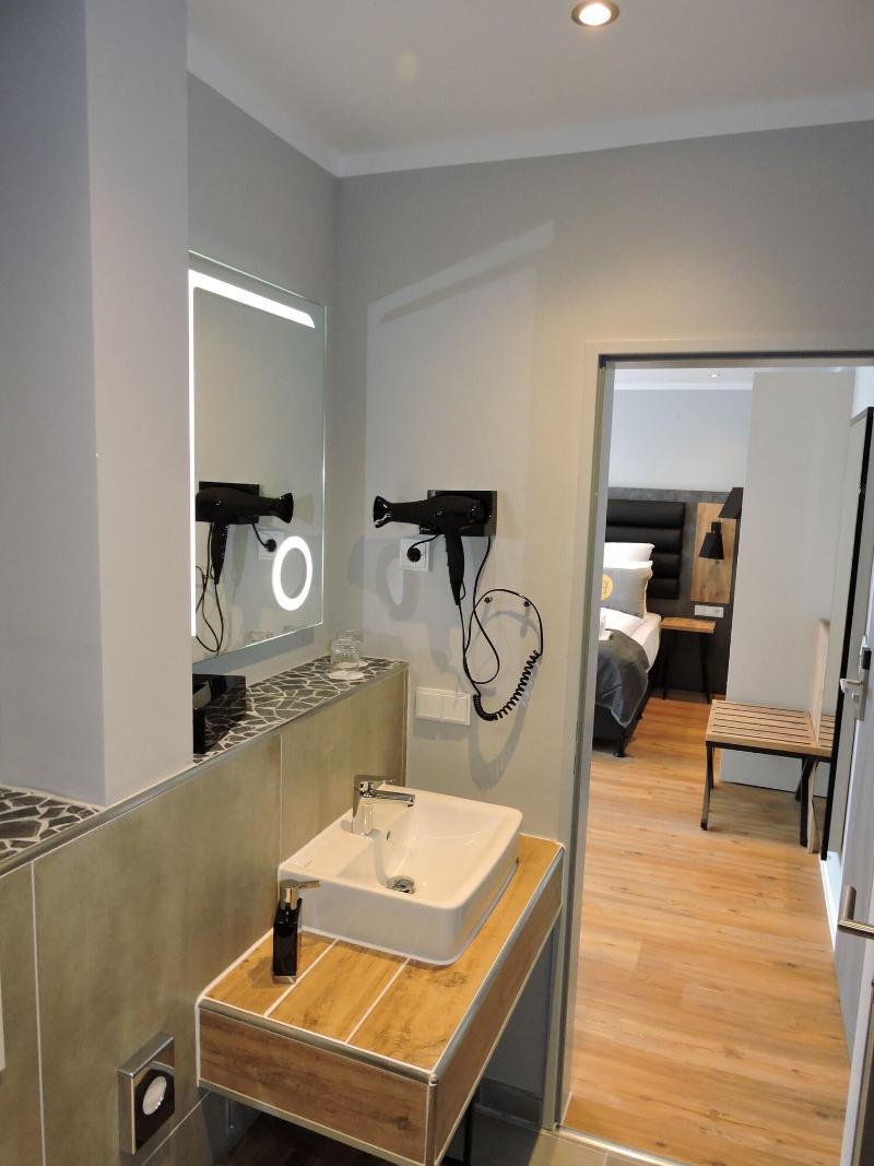 Elens Hotel image