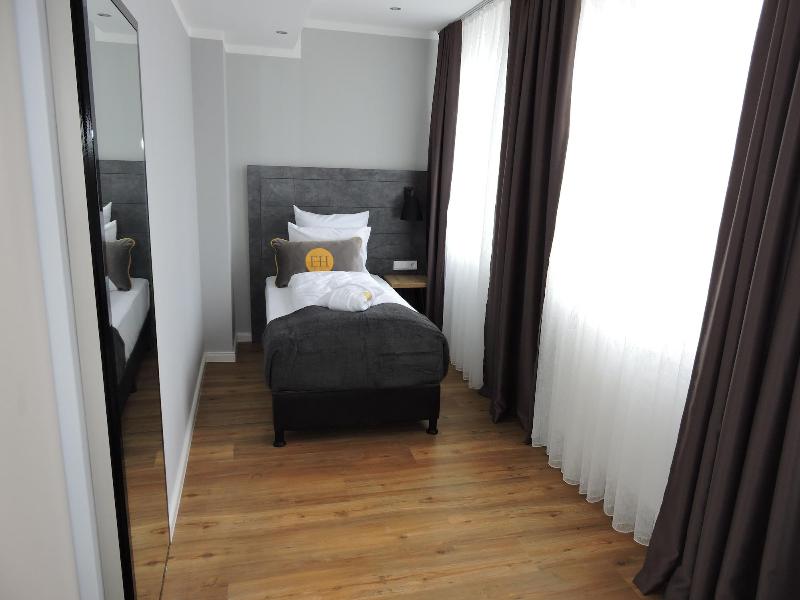Elens Hotel image