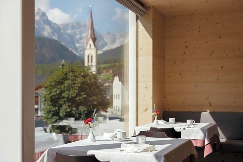 Berghotel Sanva image