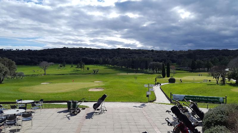 Golf Ra Sidence De Na Mes Vacquerolles image