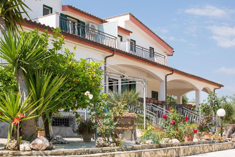 Villa Vesta image