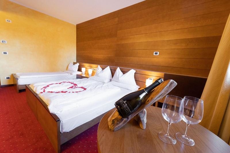 Hotel Enzo Moro image