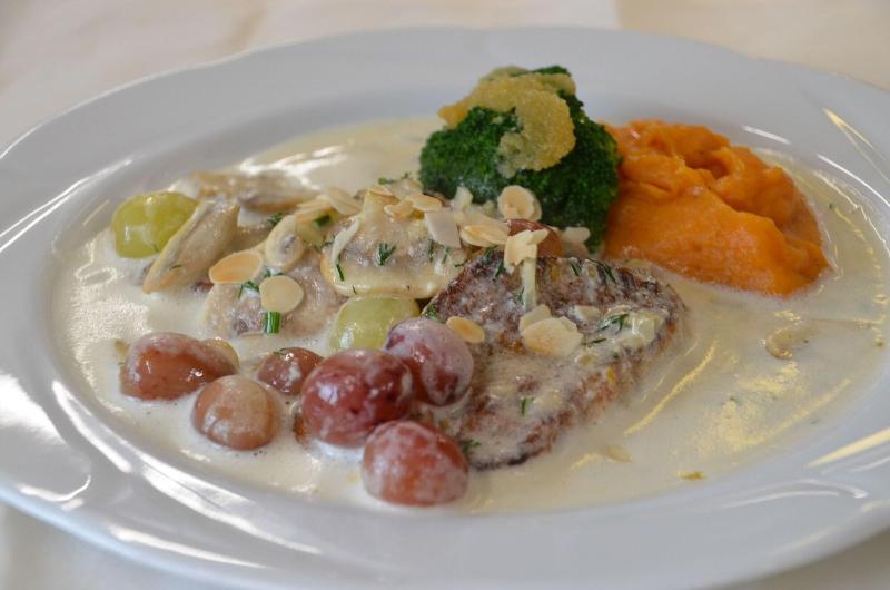Hotel Restaurant Castell image
