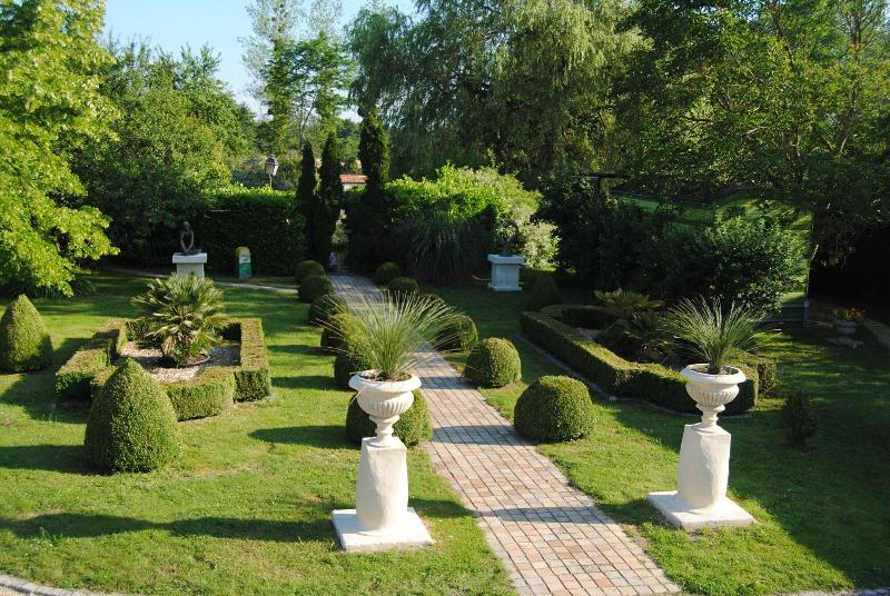Les Meubles Du Grand Logis image