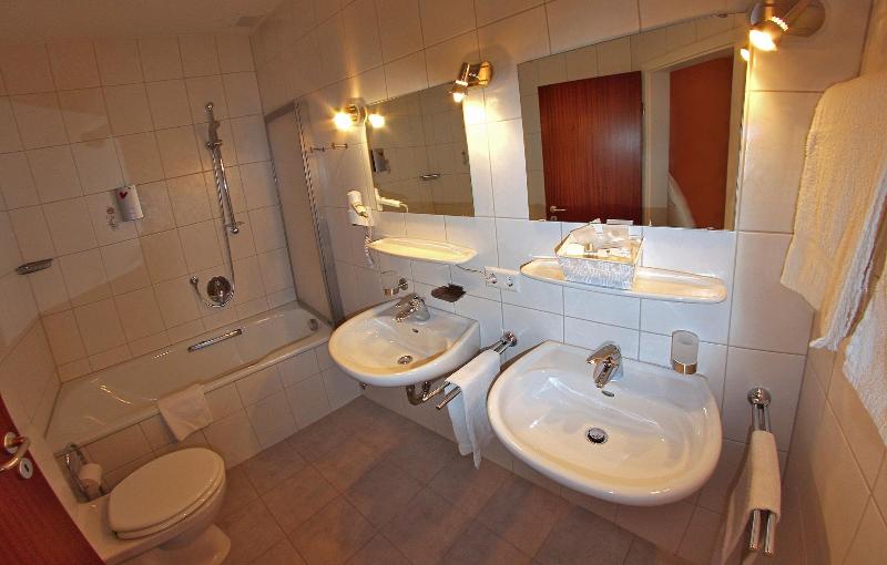 Gesundheitshotel Ra Ssle image