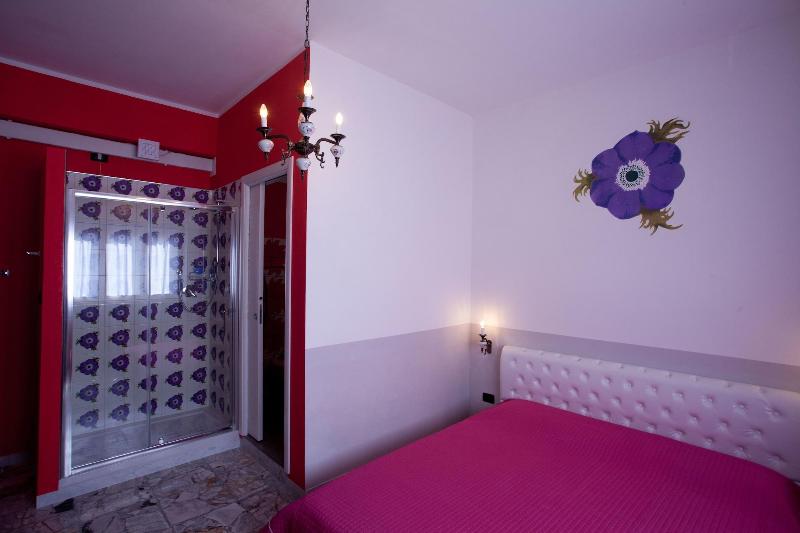 Flower Bed Breakfast image