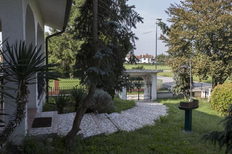Villa Berra B B Riva Del Po image