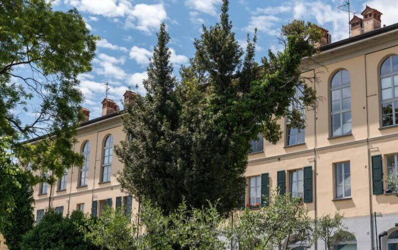 Bluelake Inn Ostello image