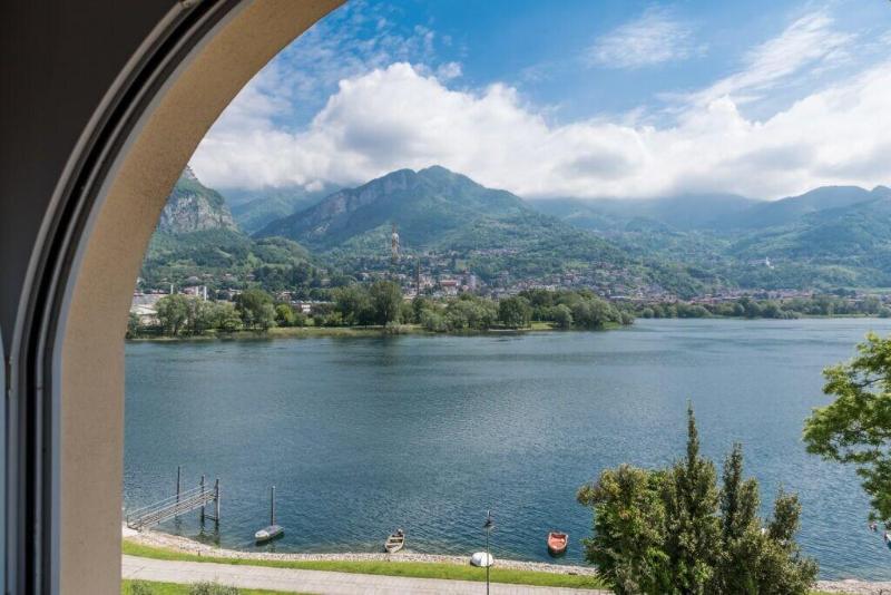 Bluelake Inn Ostello image