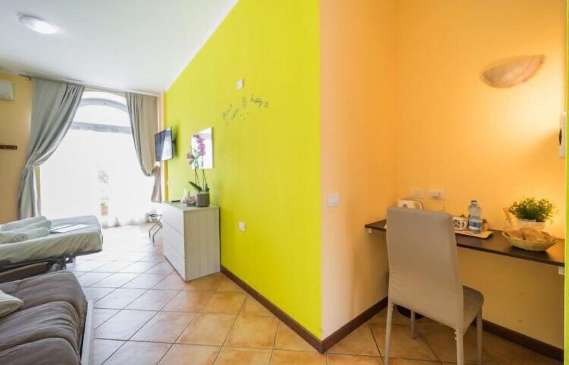 Bluelake Inn Ostello image