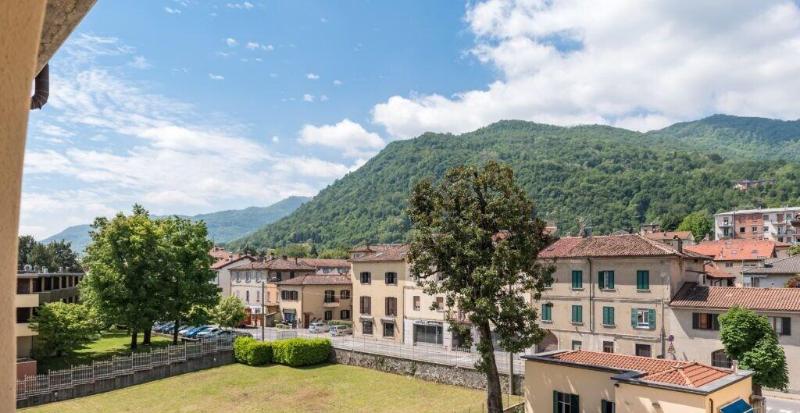 Bluelake Inn Ostello image