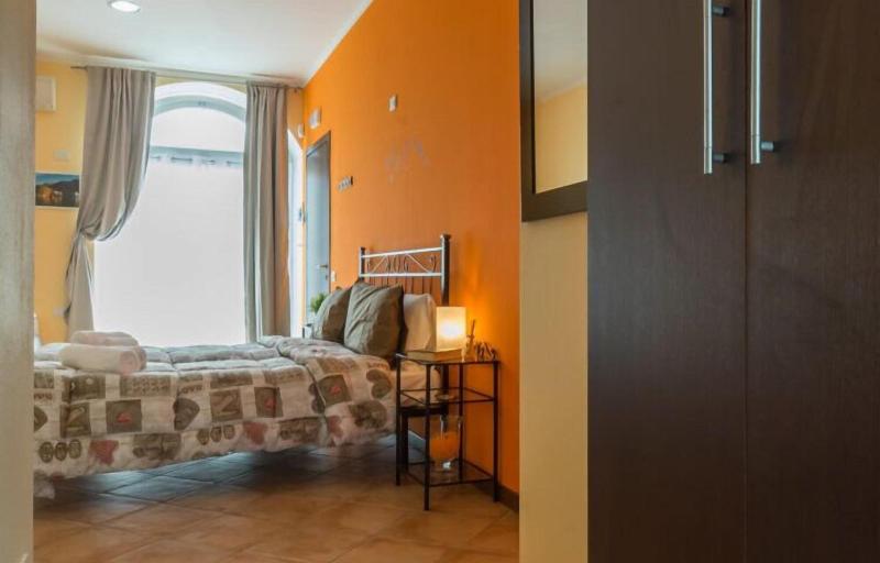 Bluelake Inn Ostello image