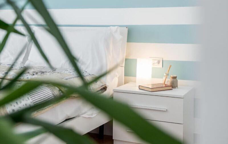 Bluelake Inn Ostello image