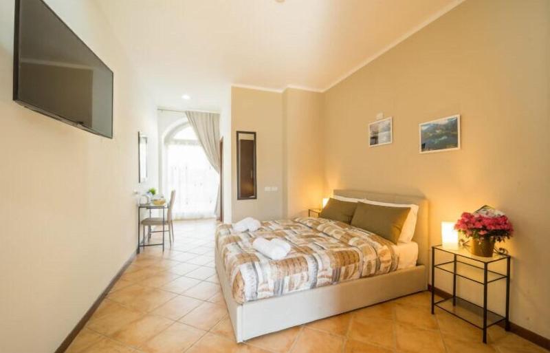 Bluelake Inn Ostello image