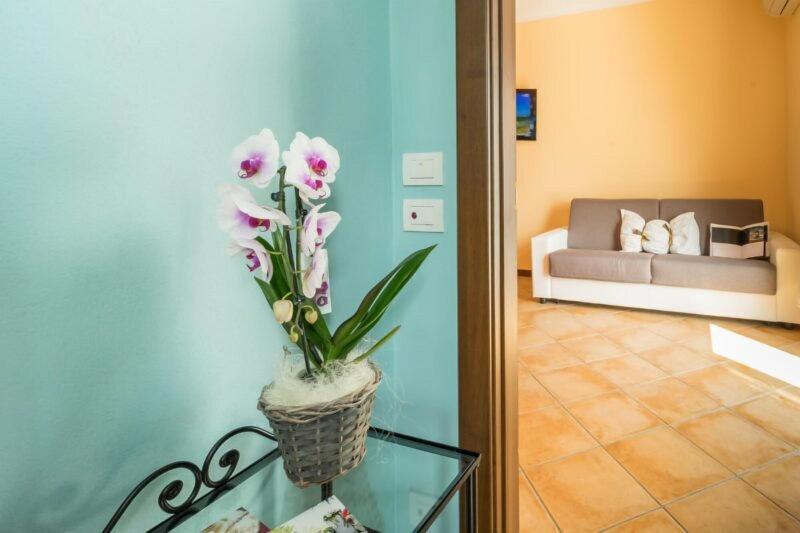 Bluelake Inn Ostello image