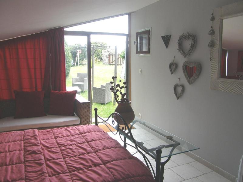 Le Paillet Rouge Chambres D Hotes — main photo
