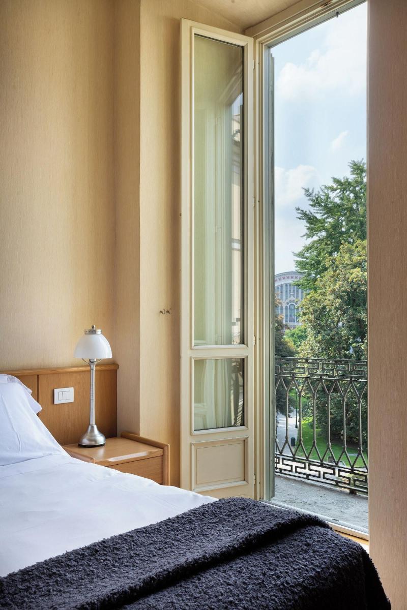 Dynasty Suites image