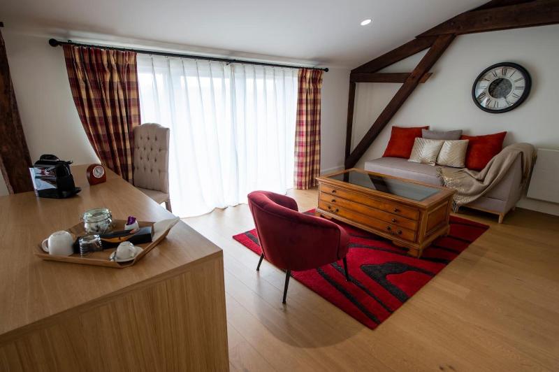 Cha Teau Tour Saint Fort image