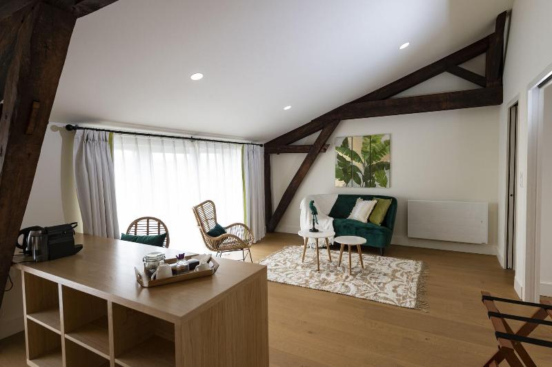 Cha Teau Tour Saint Fort image