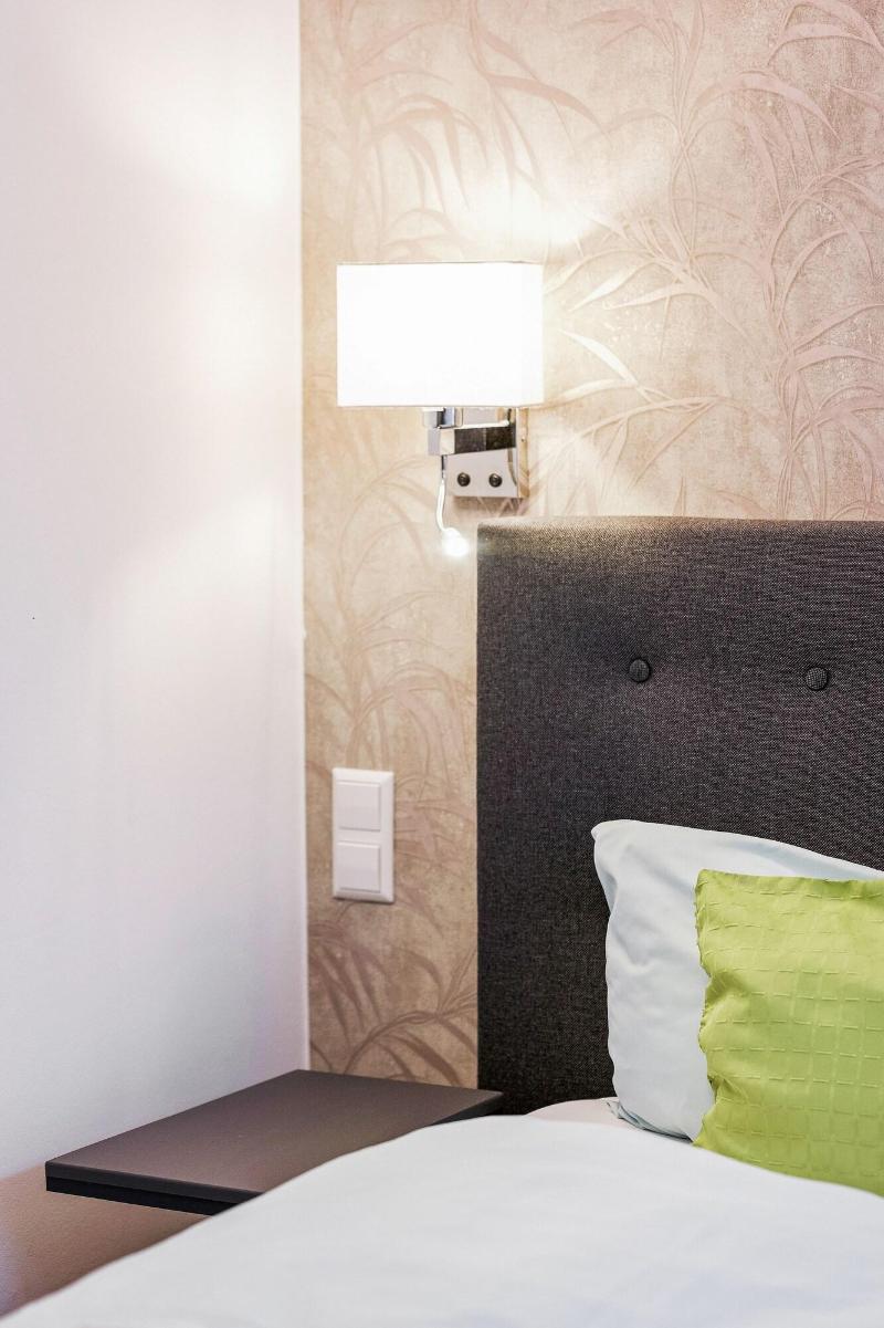 Hotel Phoenix image