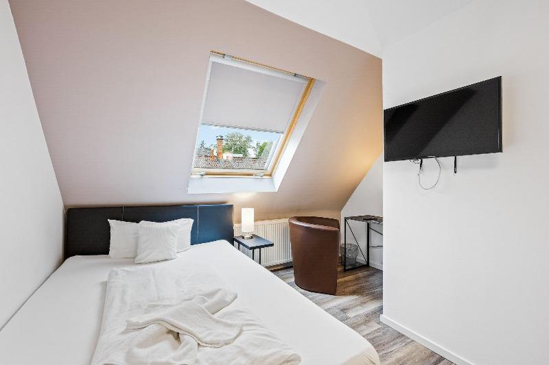 Hotel Phoenix image