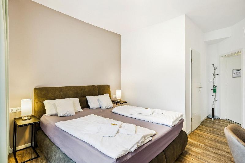 Hotel Phoenix image