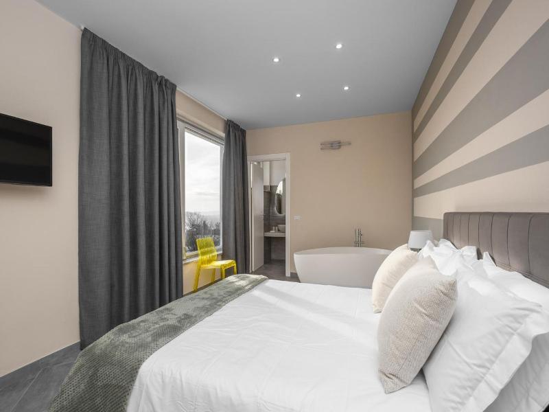 Viverone Lake Rooms image