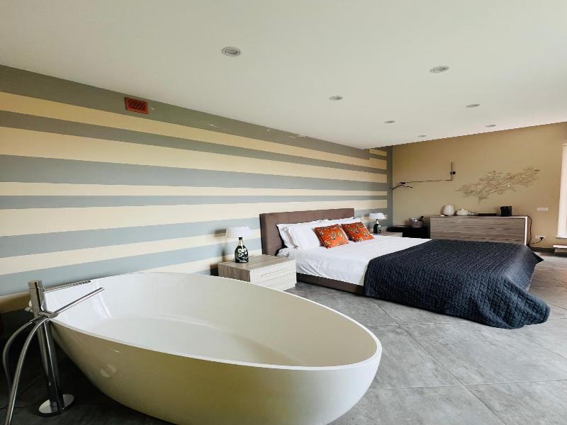 Viverone Lake Rooms image