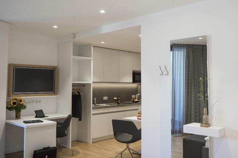 7 Hotel Boardinghouse image