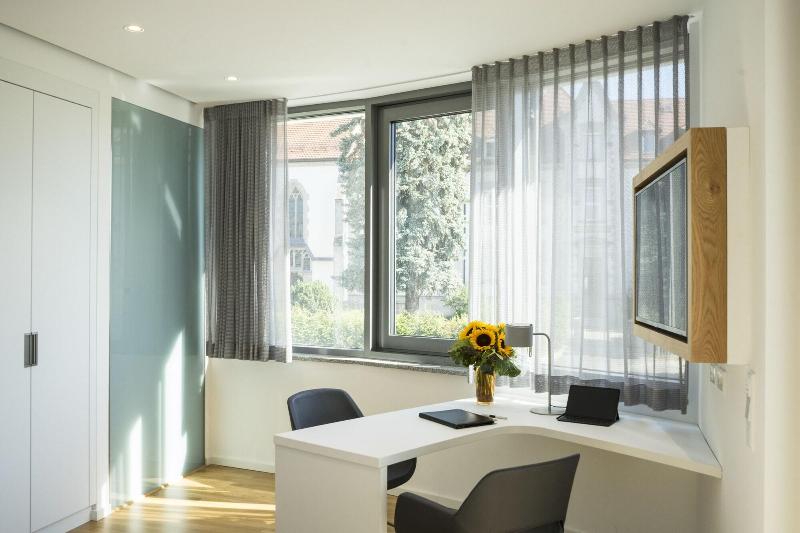 7 Hotel Boardinghouse image