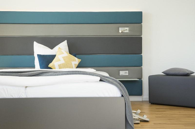 7 Hotel Boardinghouse image
