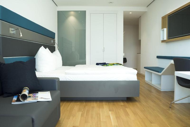 7 Hotel Boardinghouse image
