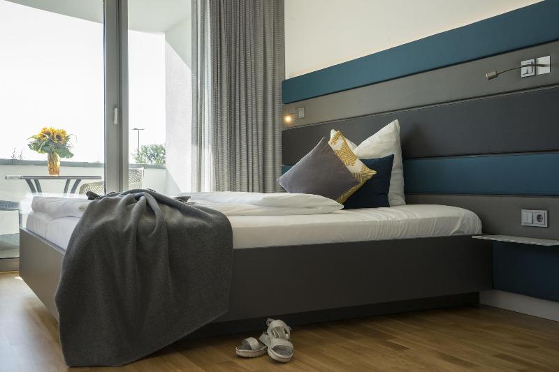 7 Hotel Boardinghouse image