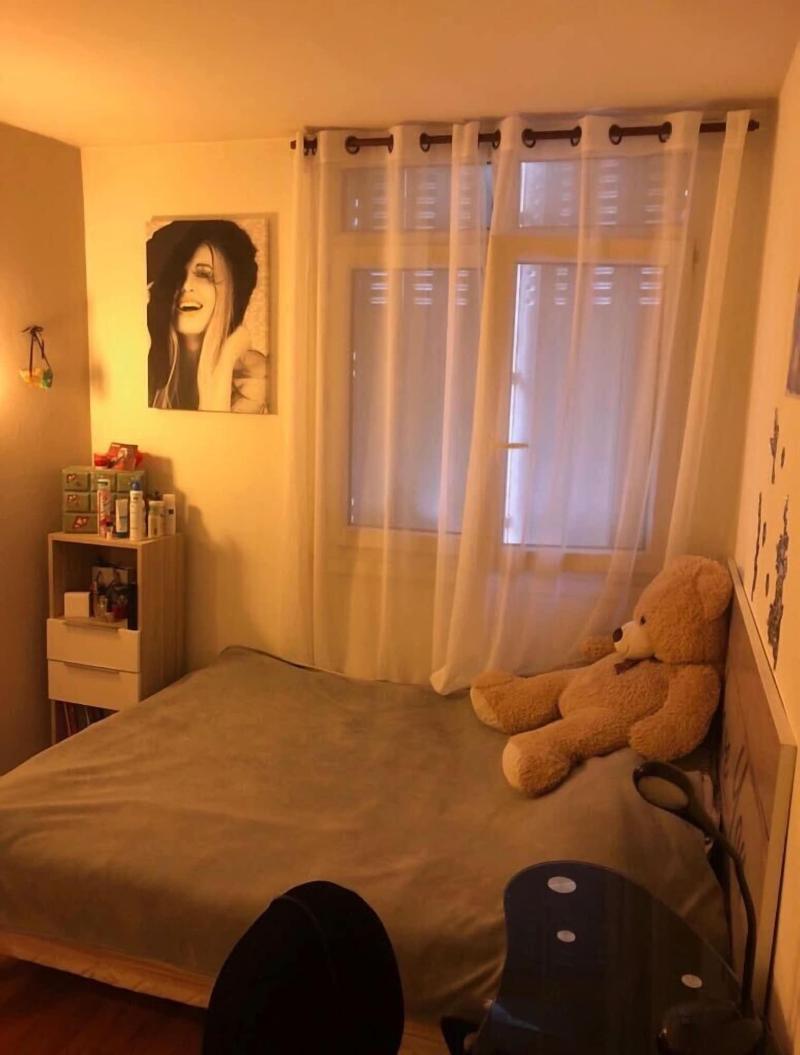 Une Chambre Dans Un Appartement Chez La ™habitant — photo 5