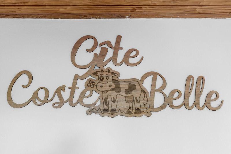 Ga Tes Coste Belle Et Costillon image