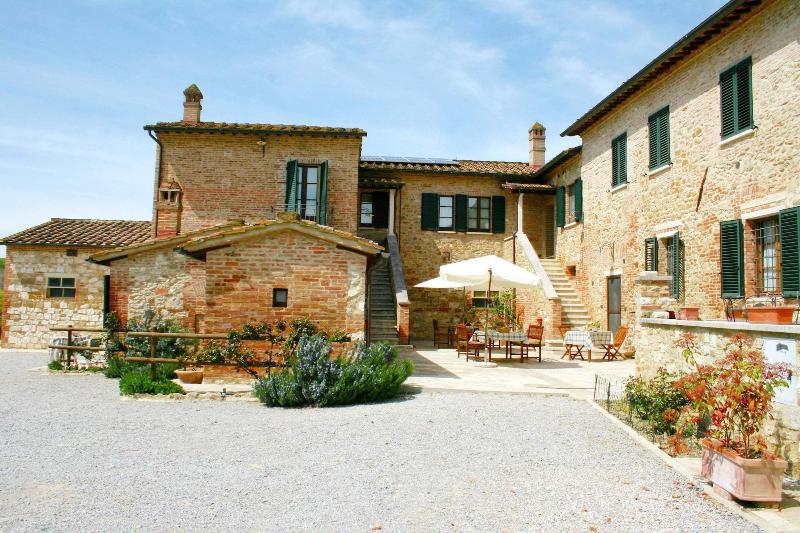 Gorgeous Cottage In Asciano With Swimming Pool image