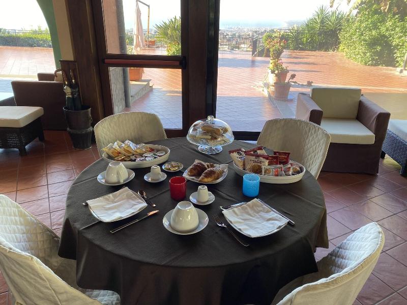 Villa Leucatia Bed Events image