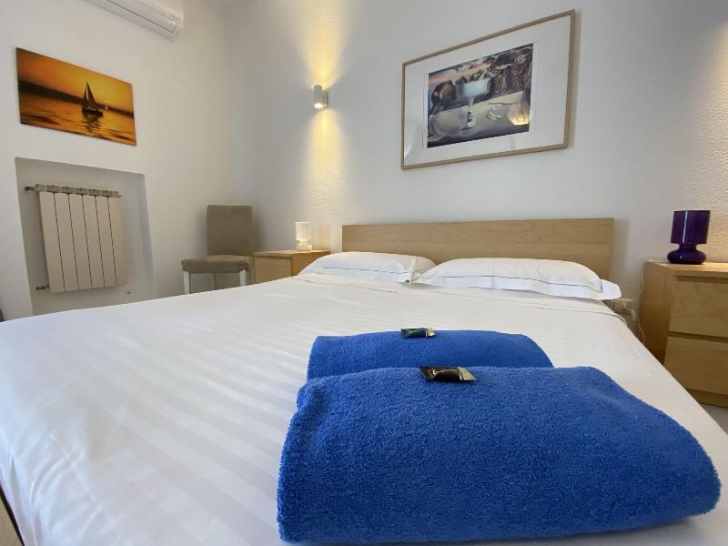 Villa Leucatia Bed Events image