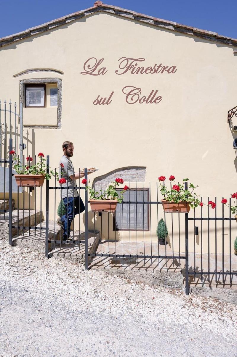 La Finestra Sul Colle image